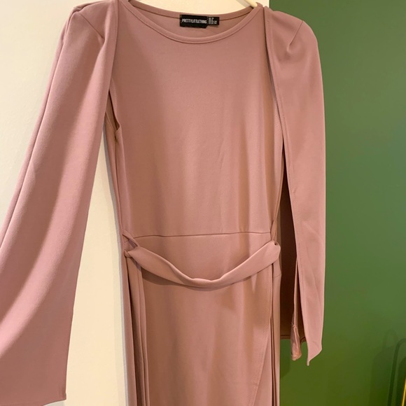 Dusty pink cape sleeve dress - Picture 2 of 5
